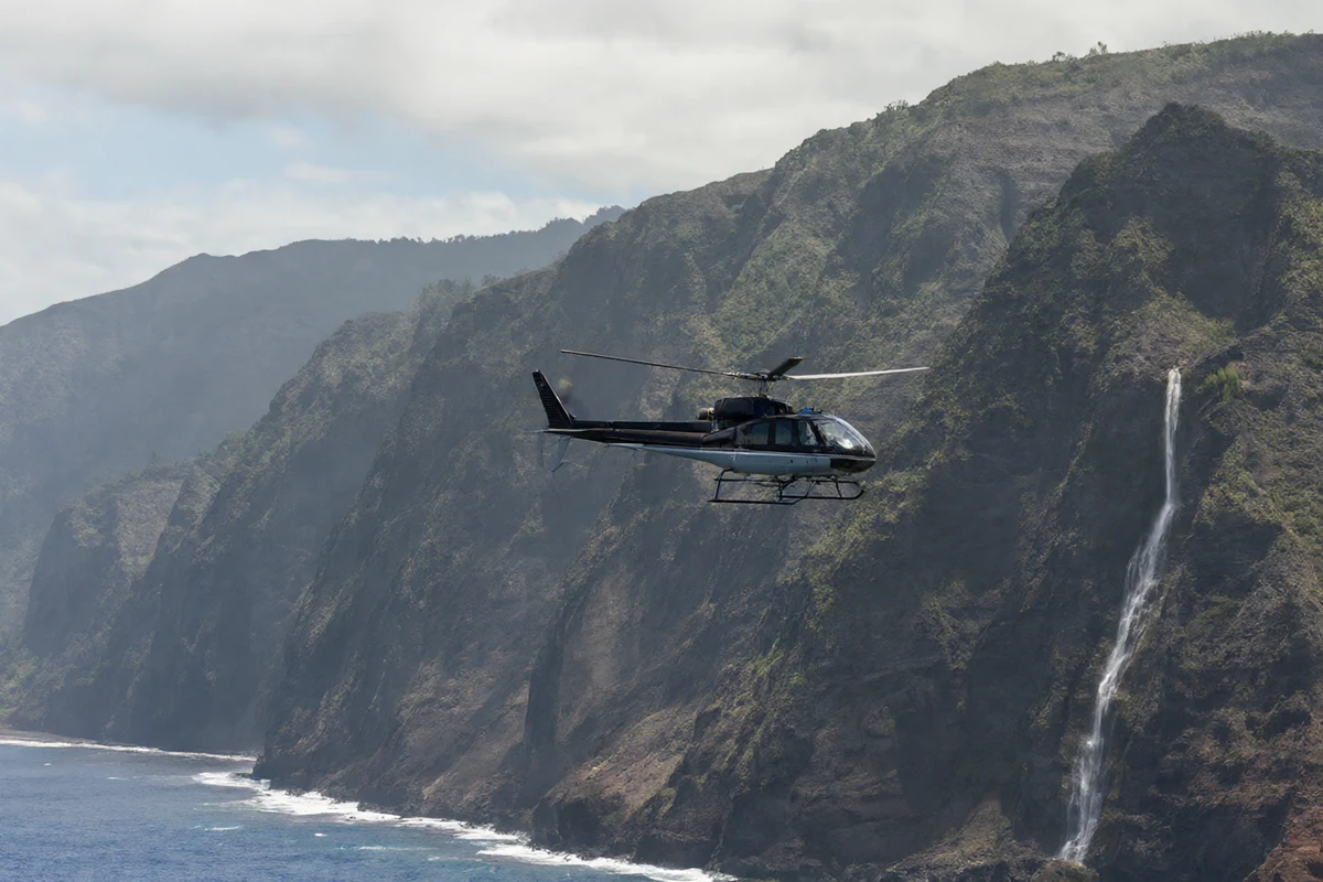Helicopter tours over the Hawaiian islands